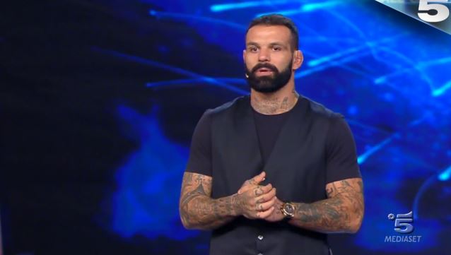 Tu si que vales, Alessio Sakara lascia il programma: ecco perché