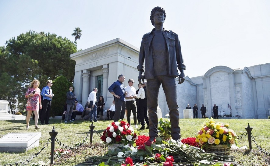 Anton Yelchin: Hollywood commemora l’attore di Star Trek con una statua