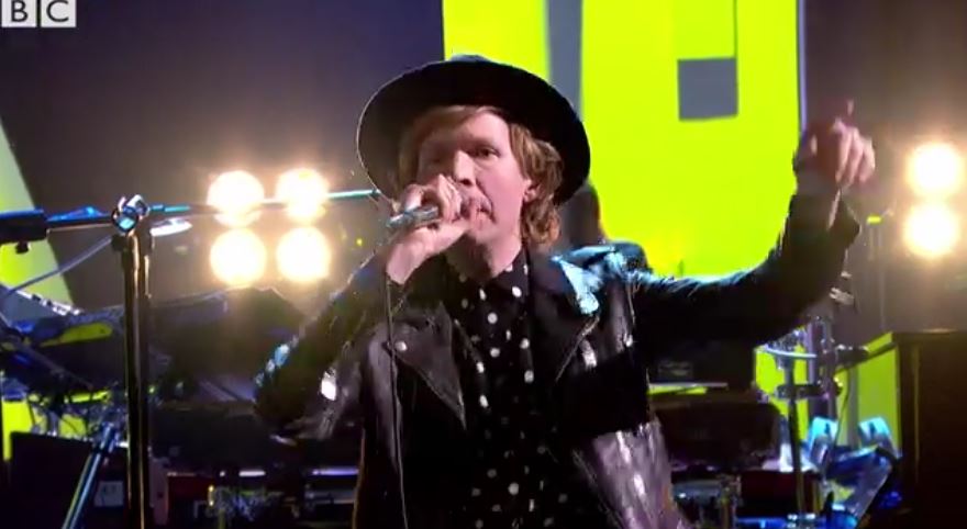 Beck, Up all Night: testo, traduzione e video live