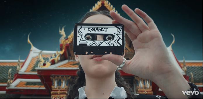 Jain, Dynabeat: testo, traduzione e video ufficiale