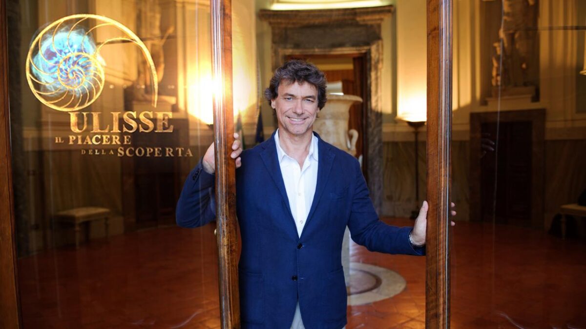 Ulisse, su Rai 3 Alberto Angela riparte dai castelli