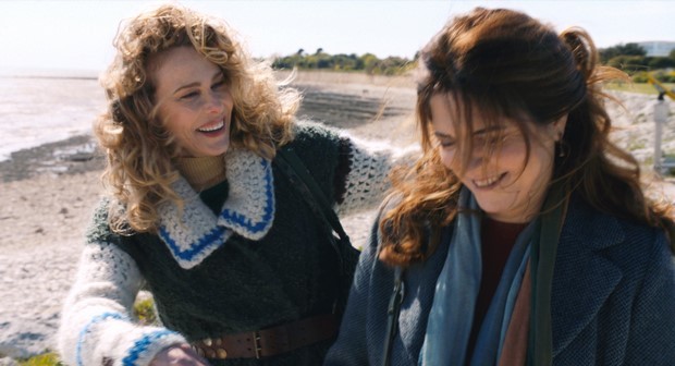 50 Primavere: poster e foto del film con Agnes Jaoui