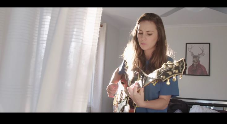 Amy Shark, Adore: testo, traduzione e video ufficiale