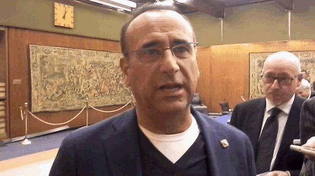 Carlo Conti a Blogo: “Zecchino d’Oro completamente diverso da Sanremo. Non ho voluto scegliere le canzoni” (VIDEO)