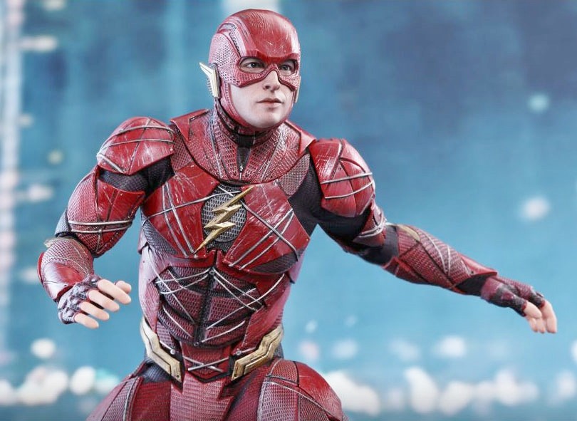 Justice League: nuova action figure “Hot Toys” del Flash di Ezra Miller