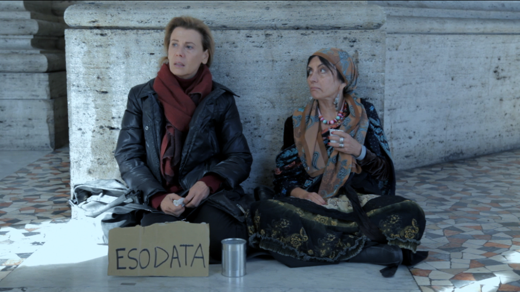 L’esodo: foto e poster del film con Daniela Poggi