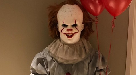 IT: LeBron James è Pennywise in uno spaventoso costume di Halloween (foto e video)
