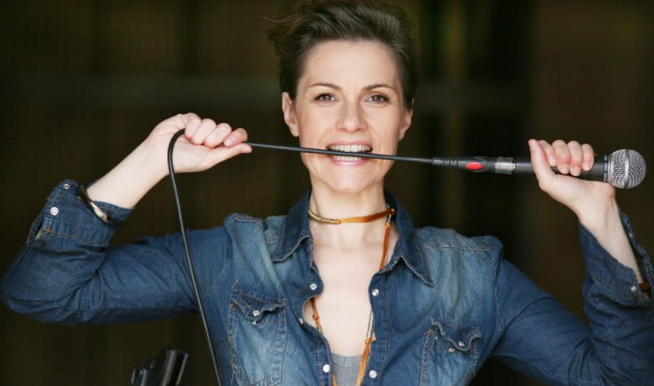 Velia Lalli a Blogo: “In tv non c’è spazio per una stand up comedian donna. Alla Littizzetto dico che…”