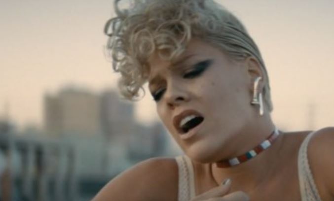 Classifica singoli Europa 4 novembre 2017: Pink regina della Euro Top 20