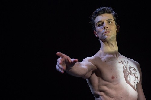 Roberto Bolle, Danza con me: “Per emozionare il pubblico di Rai1” (Video)