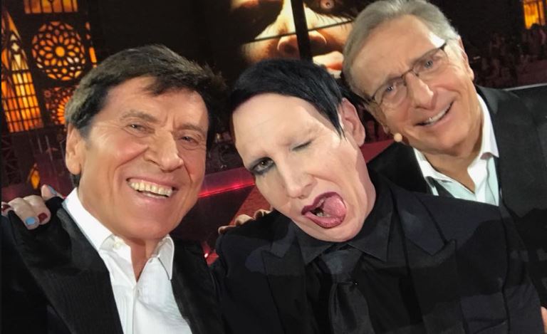 Music, il selfie tra Gianni Morandi e Marilyn Manson diventa virale