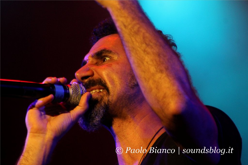 Serj Tankian: “Cantare non è più fra i miei interessi”