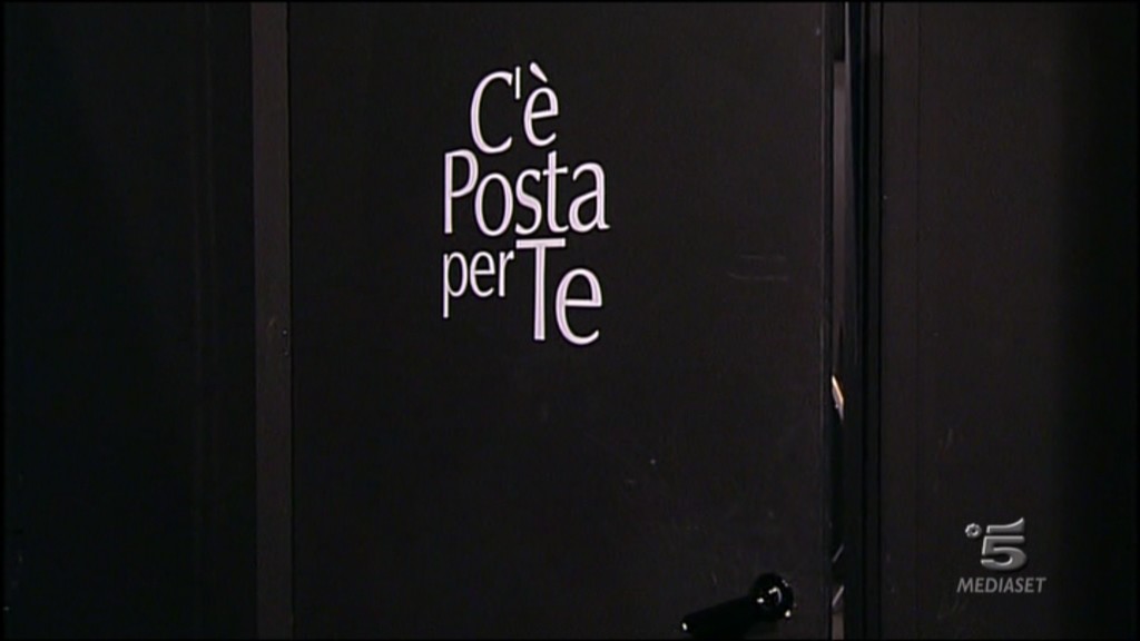 C’è posta per te 2018: 8 minuti di nulla vero (video)
