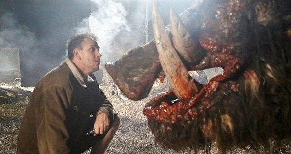 Boar: trailer e poster del film horror con protagonista un mostruoso cinghiale assassino
