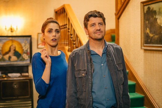 Metti la nonna nel freezer: trailer, clip e foto del film con Fabio De Luigi e Miriam Leone