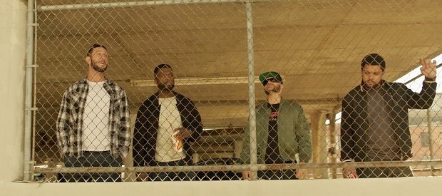 Nella tana dei lupi: foto e poster del thriller d’azione con Gerard Butler e 50 Cent