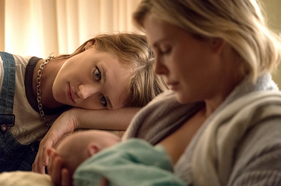 Tully: trailer italiano e poster del film con Charlize Theron