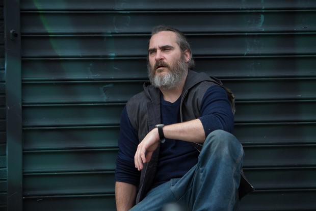 A Beautiful Day – You Were Never Really Here: foto e poster del thriller con Joaquin Phoenix