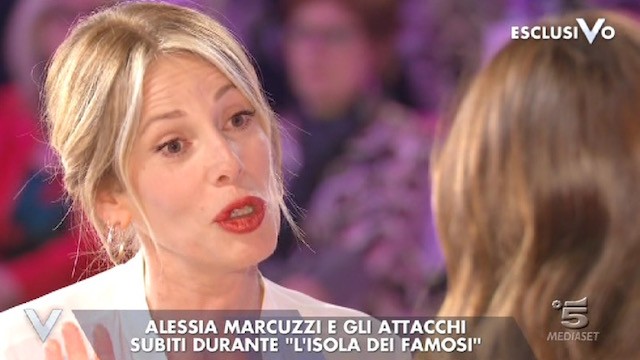 Isola dei Famosi, Alessia Marcuzzi: “Dopo gli attacchi personali ho smesso di guardare la tv. Nel 2019 vorrei Cristina D’Avena!” (Video)
