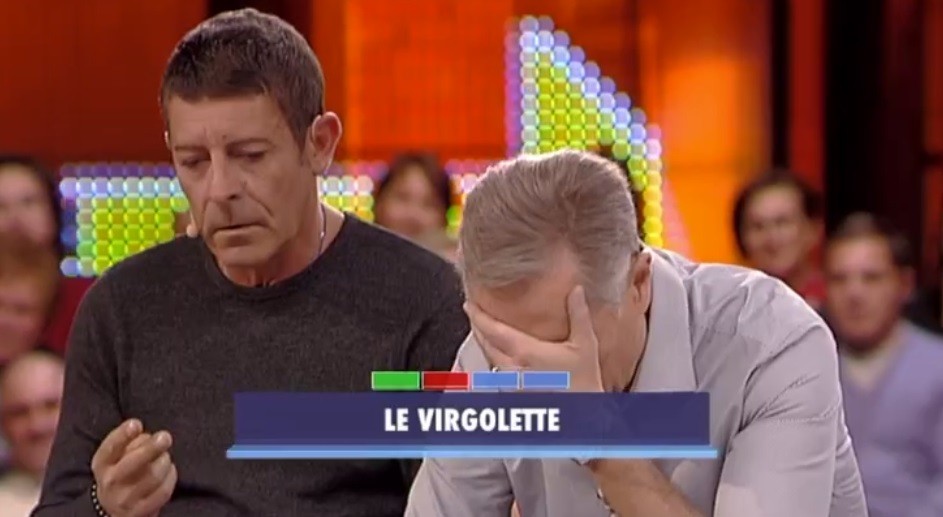 Avanti un altro, Luca Laurenti svela per due volte le risposte alla concorrente (Video)