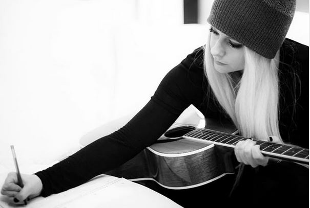 Avril Lavigne, il nuovo album in dirittura d’arrivo