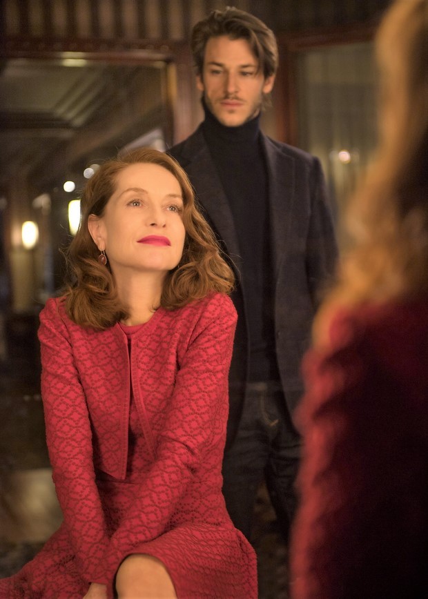 Eva: foto e poster del film con Isabelle Huppert