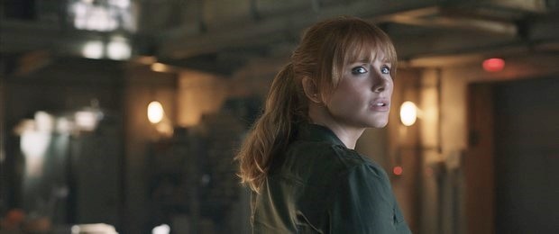 Jurassic World – Il Regno Distrutto: nuovo poster e foto di Jurassic World 2
