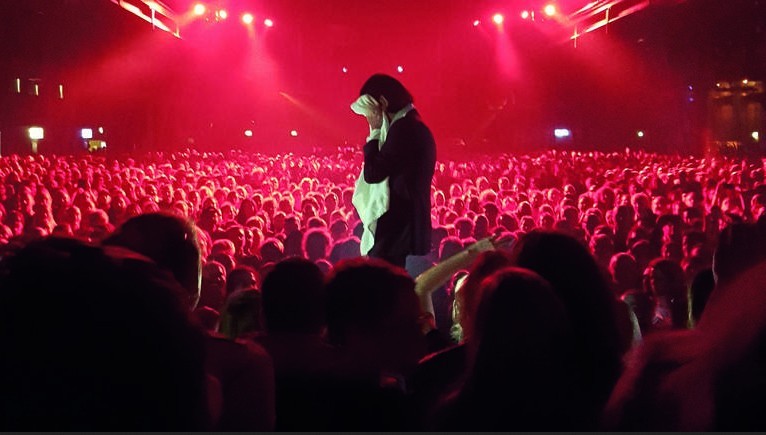 Nick Cave – Distant Sky: trailer del live di Copenaghen al cinema solo il 12 aprile