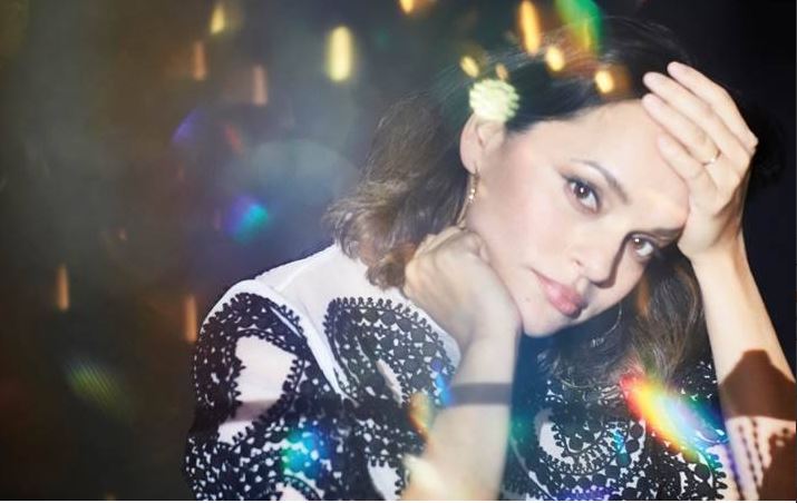 Norah Jones: comincia il tour italiano 2018 dal Teatro degli Arcimboldi, ecco le anticipazioni sulla scaletta
