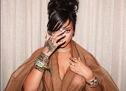 Rihanna al lavoro su un doppio album?