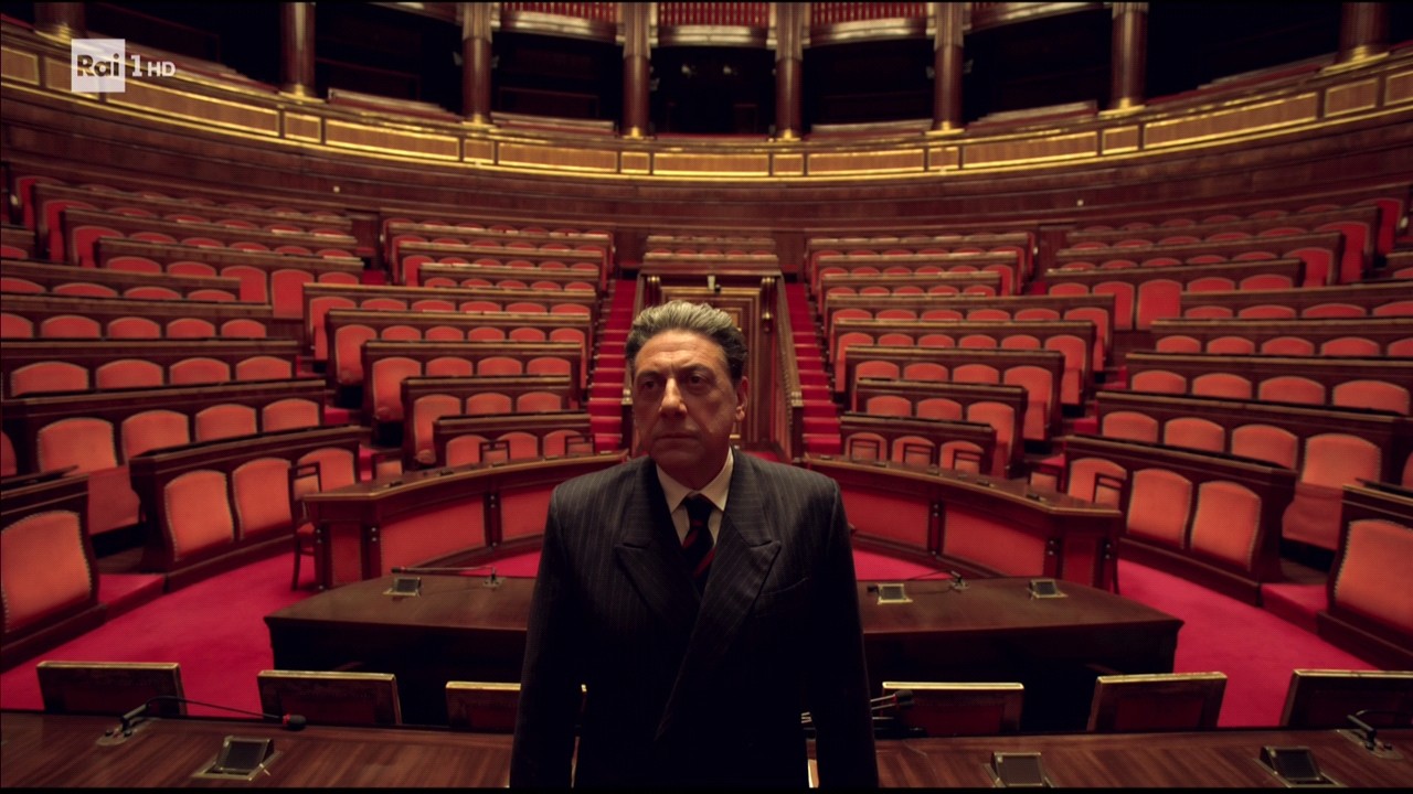 Aldo Moro Il Professore a due intensità: Castellitto impreziosisce il bel doc, il film depotenzia gli allievi