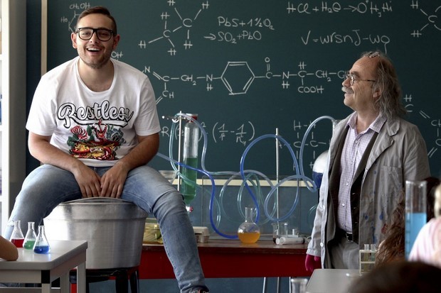 Arrivano i Prof: nuove clip, backstage e video musicale di Rocco Hunt
