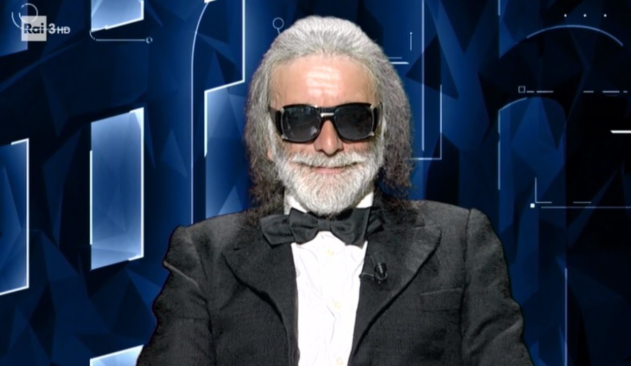 Cartabianca, il new look di Mauro Corona stupisce tutti: “La giacca è di Daria Bignardi”