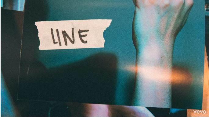 Christina Aguilera e Demi Lovato, Fall in Line: testo, traduzione e video ufficiale