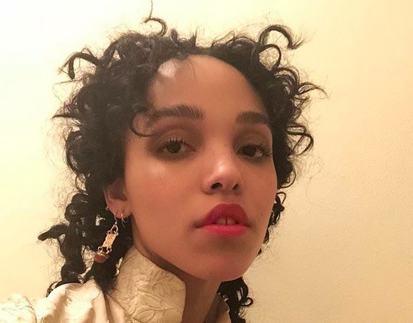 FKA Twigs rivela su Instagram: “ho avuto un tumore all’utero, mi sono operata a dicembre”