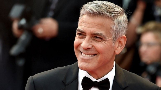 Catch-22, Sky Italia co-produce la miniserie con George Clooney e Hugh Laurie