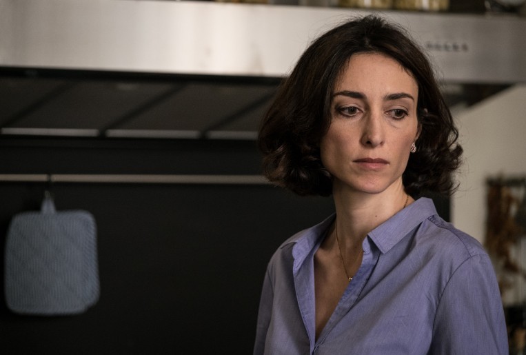 Elena Lietti a Blogo: “Il miracolo è una serie tv internazionale, cioè bella” (VIDEO)
