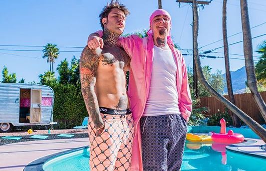 Fedez e J-Ax, Italiana: testo e video