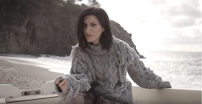 Laura Pausini compie 44 anni: curiosità che forse non sapevi e playlist [video]