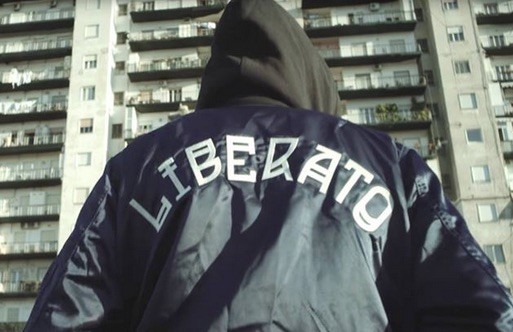 Liberato: chi è l’artista misterioso? Tutti gli indizi in attesa del concerto a Napoli