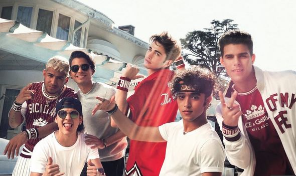 Riki feat. CNCO, Dolor De Cabeza: testo, traduzione e audio