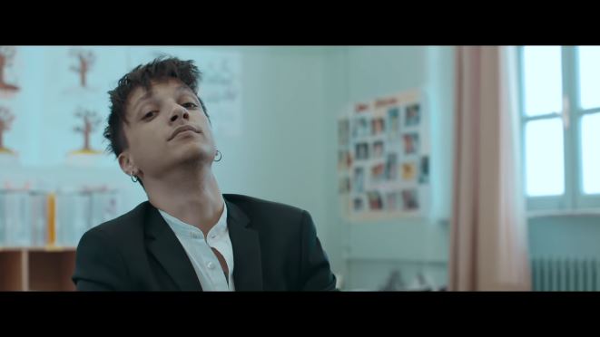 Ultimo, Poesia senza veli: testo e video ufficiale