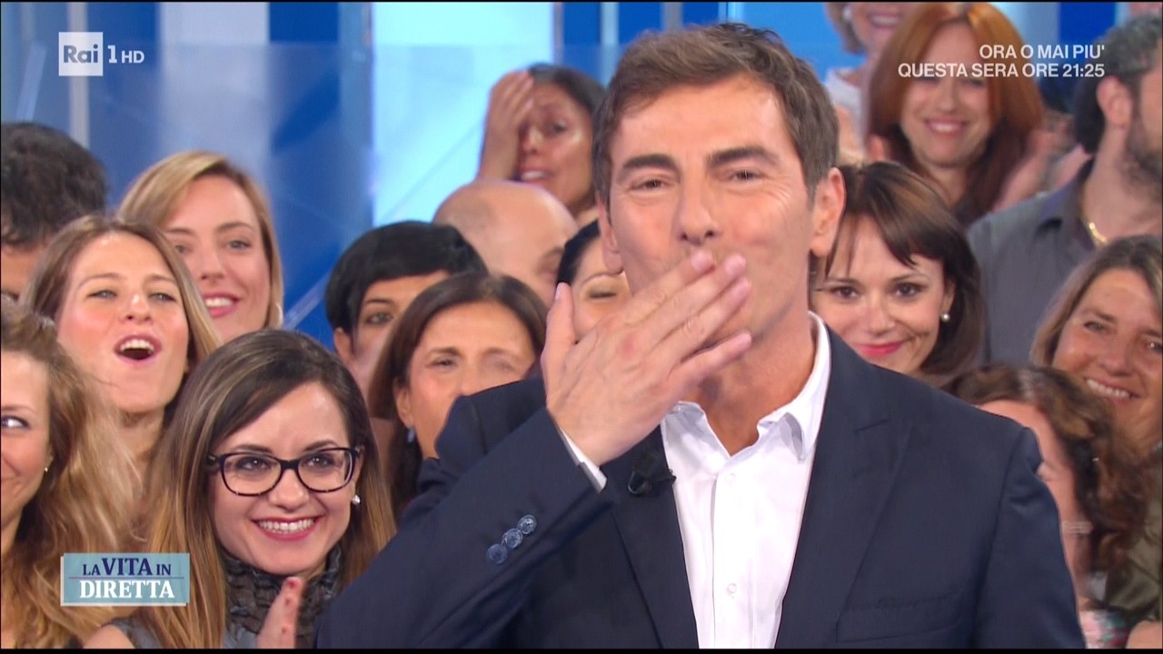 La Vita in Diretta, l’addio commosso di Marco Liorni dopo 7 anni: “Felice di esserci stato”