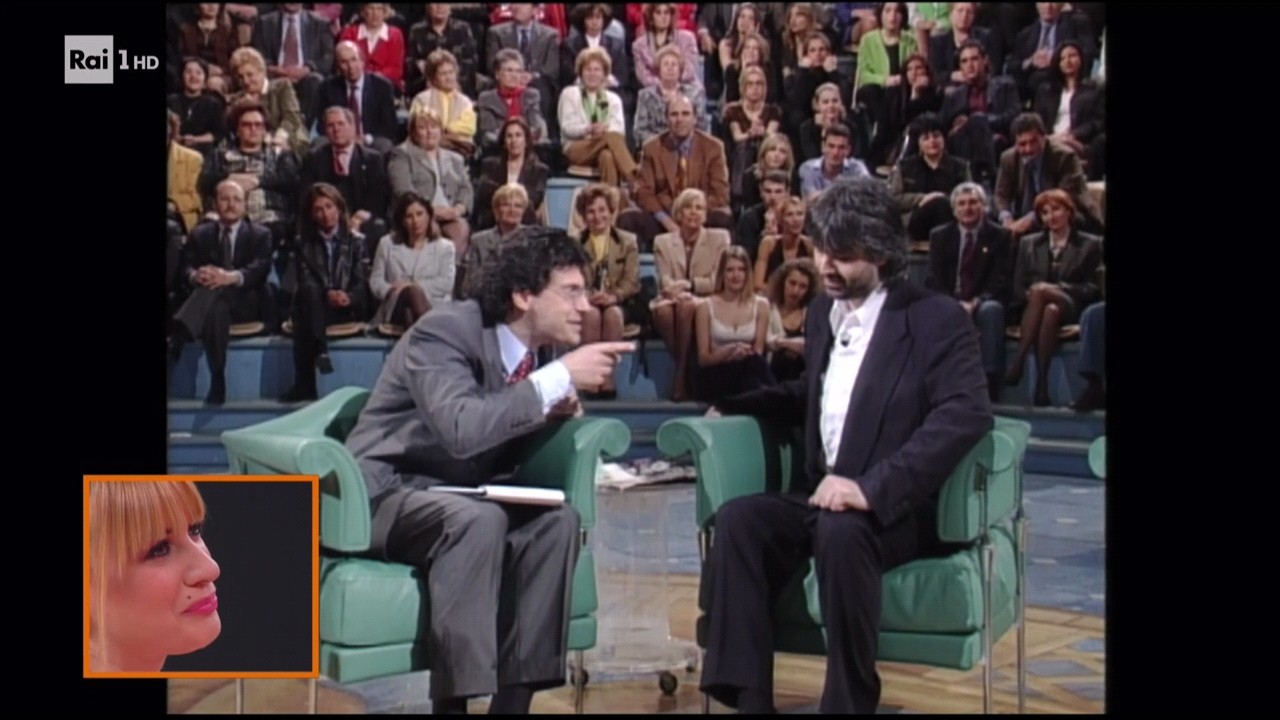 Ora o mai più, spunta Frizzi ed è standing ovation