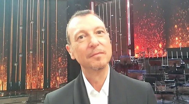 Amadeus a TvBlog: “Ora o mai più non è un talent, servirebbe una definizione nuova! Sanremo? Se qualcuno me lo chiedesse…” (Video)