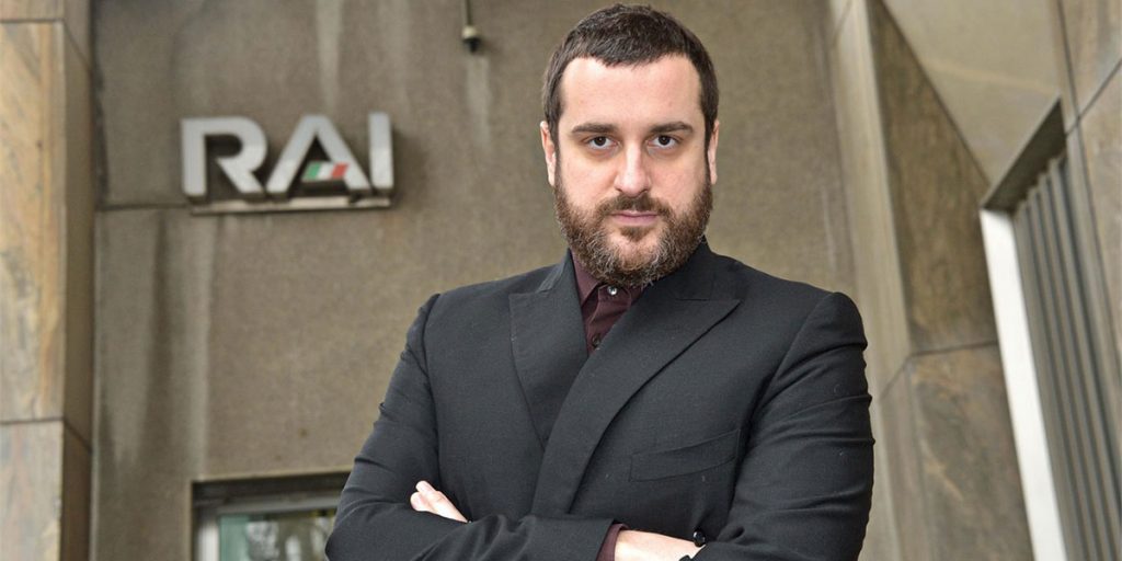 Costantino della Gherardesca uno e trino per la Rai con Pechino Express, Apri e Vinci e La Posta del Cuore