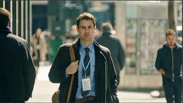 Giochi di Potere: foto e poster del thriller politico con Theo James e Ben Kingsley