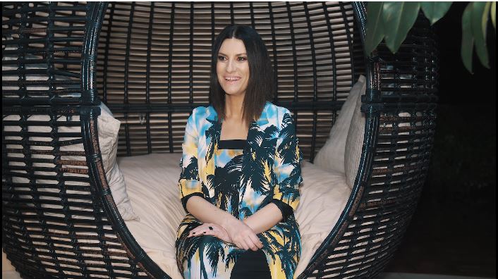 Laura Pausini a Cuba ospite sul palco con i Gente de Zona [video e dichiarazioni]