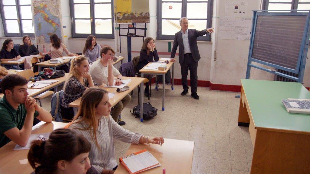 Il Supplente, seconda puntata: in cattedra J-Ax ed Enrico Mentana