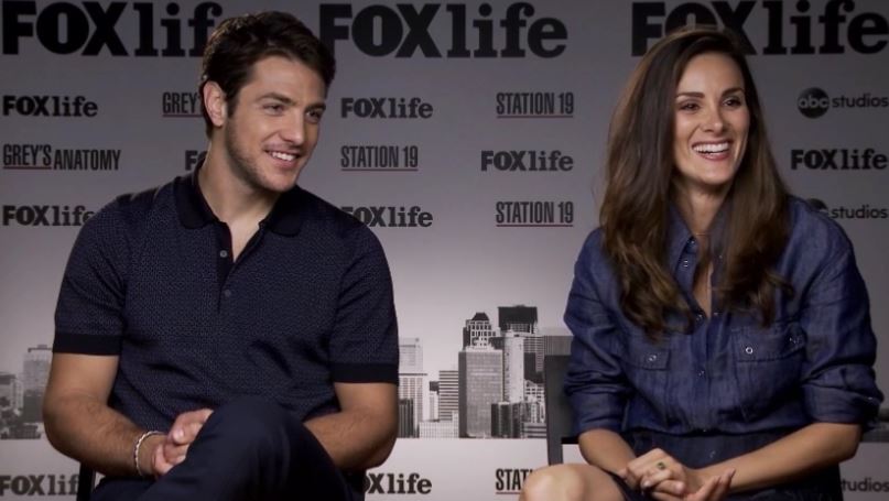 Stefania Spampinato (Grey’s Anatomy) e Alberto Frezza (Station 19): la video intervista su Blogo